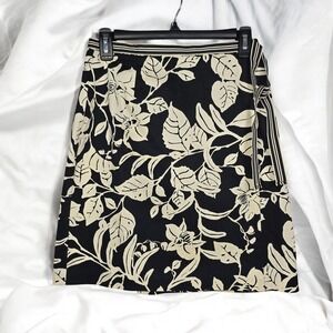 Samantha Floral Wrap Skirt Women‎ Size 6P Black Cream Botanical Cotton Blend